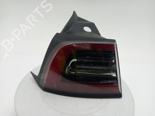 Used Left taillight Left taillight TESLA MODEL Y (5YJY) EV (347 hp) 40315782 40315782