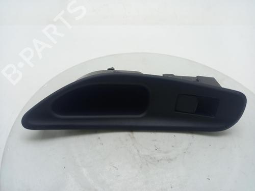 Used Switch Switch TOYOTA YARIS (_P21_, _PA1_, _PH1_) 1.5 Hybrid (MXPH13) (131 hp) 40302039 40302039