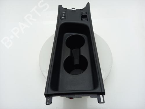 cupobject-holder-toyota-yaris-_p21_-_pa1_-_ph1_-2020-40325671 main image