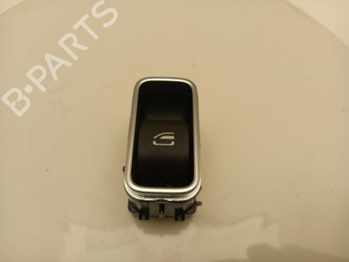 switch-mercedes-benz-gla-h247-2020-40306318 main image