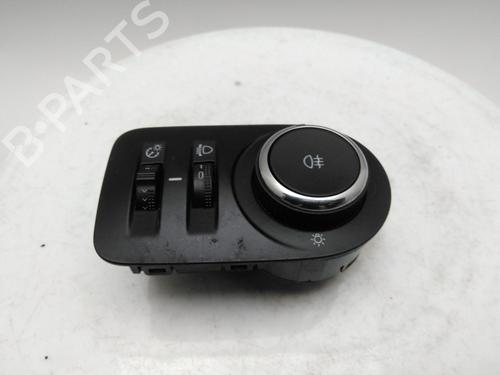 Headlight switch VAUXHALL ASTRA Mk VII (K) Estate (B16) 1.6 CDTi | BP40345744I24 - Image 1