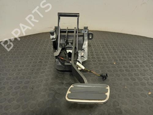 pedal-porsche-panamera-970-2009-2010-2011-2012-2013-2014-2015-2016-2017-40341279 main image
