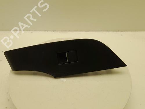 switch-toyota-rav-4-v-_a5_-_h5_-2018-40302716 main image