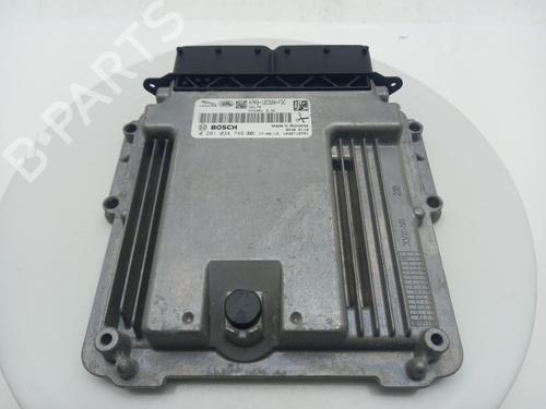 engine-control-unit-ecu-jaguar-f-pace-x761-2015-40311814 main image