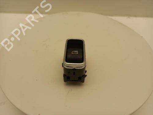 switch-mercedes-benz-gla-h247-2020-40306319 main image