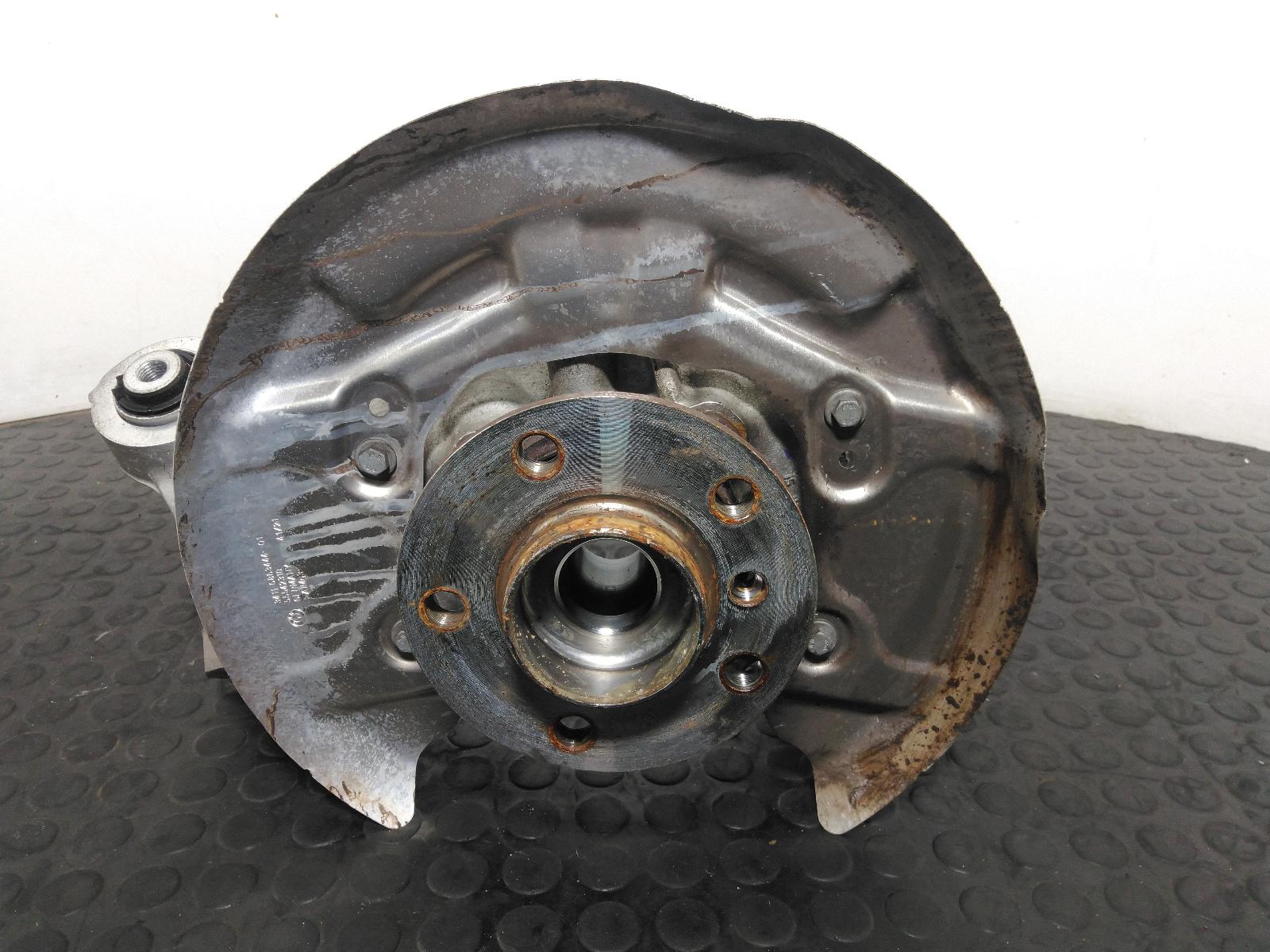 Left rear steering knuckle BMW i3 (I01) Electric | BP40343456M27 - Image 1