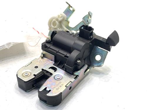 Tailgate lock VW PASSAT B8 (3G2, CB2) 2.0 TDI | BP39348946C101 - Image 3