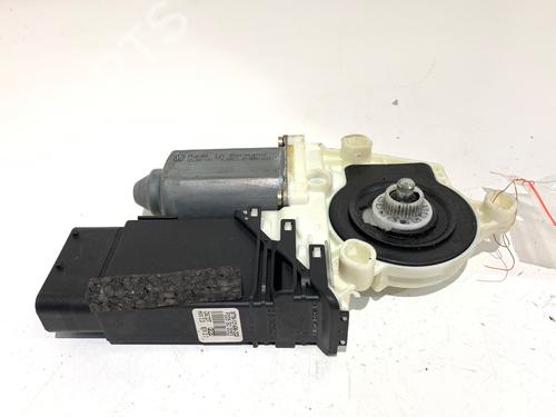 Vindusheismotor høyre foran Vindusheismotor høyre foran 39299259 39299259