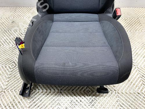 Right front seat VW GOLF VI (5K1) 1.2 TSI | BP39299191C16 - Image 3