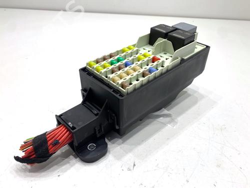 Used Fuse box Fuse box 39341147 39341147