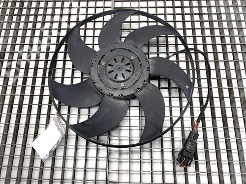 Used Radiator fan Radiator fan MERCEDES-BENZ M-CLASS (W166) ML 350 BlueTEC 4-matic (166.024, 166.023) (258 hp) 39323687 39323687