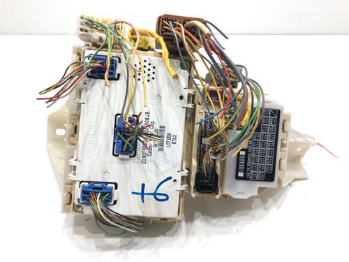 Used Fuse box Fuse box 39281427 39281427