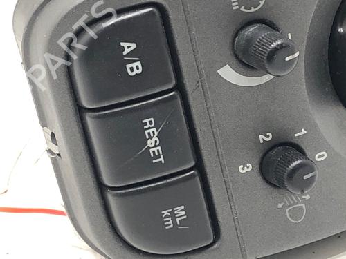 Headlight switch JAGUAR X-TYPE I (X400) 2.0 D | BP39284944I24 - Image 2