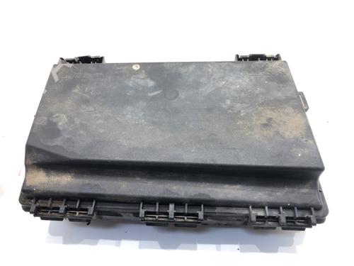 Used Fuse box Fuse box 39277981 39277981