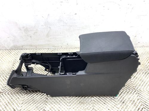 Used Armrest / Center console Armrest / Center console 39301218 39301218