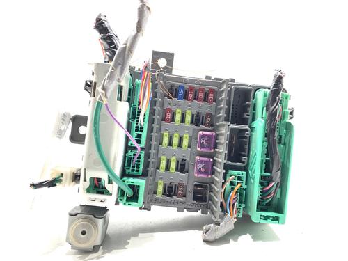 Used Fuse box Fuse box 39311967 39311967