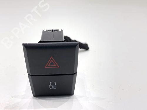 warning-switch-skoda-kamiq-nw4-2019-39341643 main image