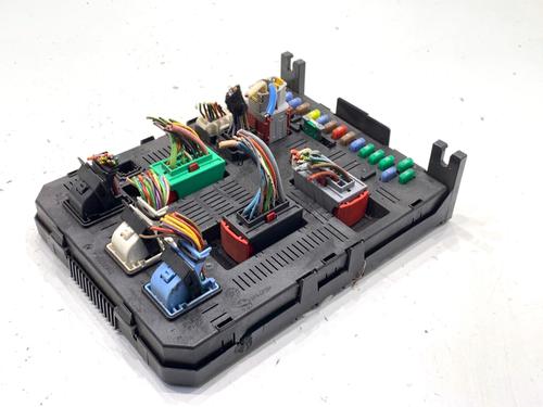 Used Fuse box Fuse box 39328039 39328039