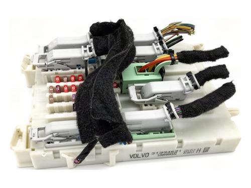 Used Fuse box Fuse box 39363195 39363195