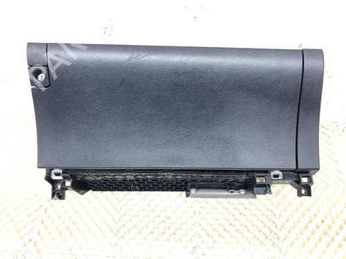 glove-box-lexus-ct-zwa10_-2010-39316561 main image