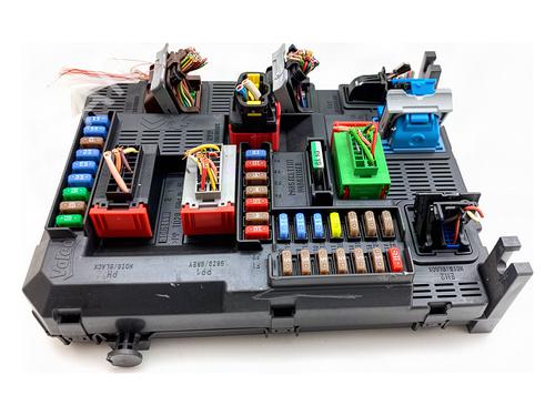 Used Fuse box Fuse box 39602668 39602668