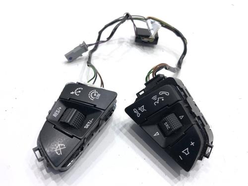 steering-wheel-controls-opel-corsa-e-x15-2014-39339833 main image