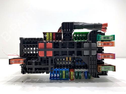 Used Fuse box Fuse box 39335588 39335588