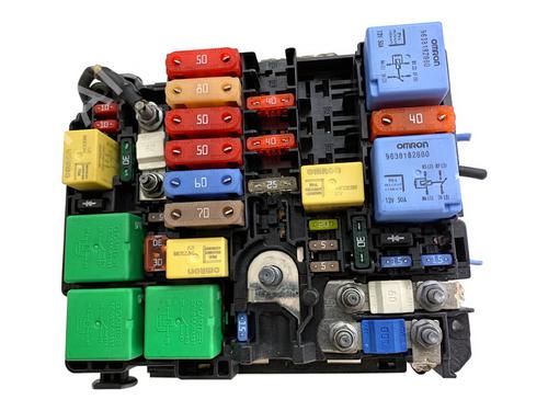 Used Fuse box Fuse box 39356078 39356078