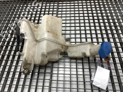 Used Windscreen washer tank Windscreen washer tank 39323126 39323126