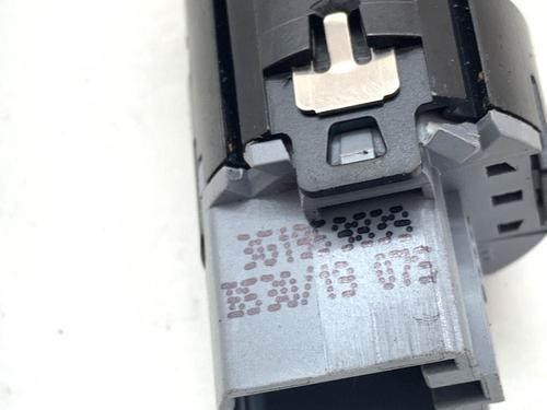 Switch VW PASSAT B8 Variant (3G5, CB5) 2.0 TDI | BP39353182I30 - Image 4