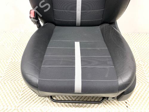 Left front seat FORD KUGA I 2.0 TDCi 4x4 | BP39970638C15 - Image 3