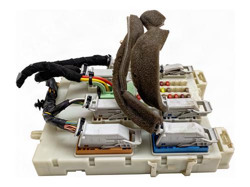Used Fuse box Fuse box 39572855 39572855
