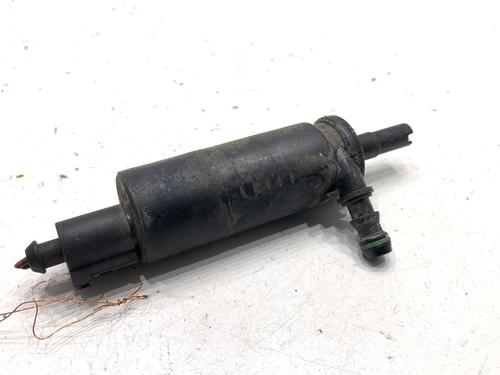 windscreen-washer-tank-audi-a3-8p1-2003-2004-2005-2006-2007-2008-2009-2010-2011-2012-2013-39316334 main image