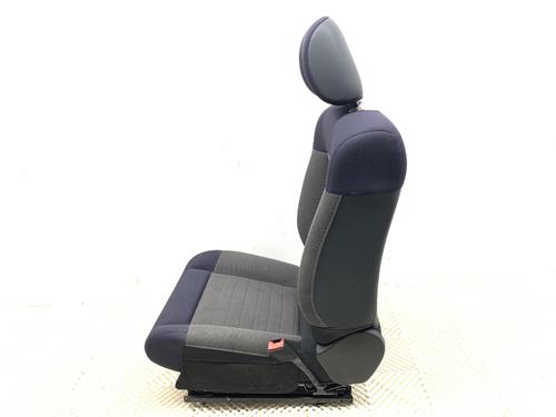 Right front seat CITROËN C4 CACTUS 1.2 VTi 82 | BP40115327C16 - Image 4