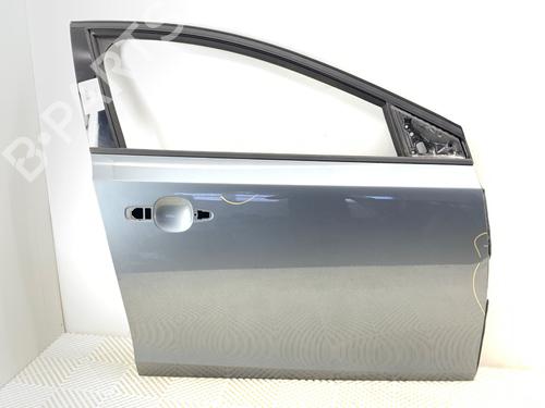 right-front-door-volvo-v40-hatchback-525-2012-2013-2014-2015-2016-2017-2018-2019-39286403 main image