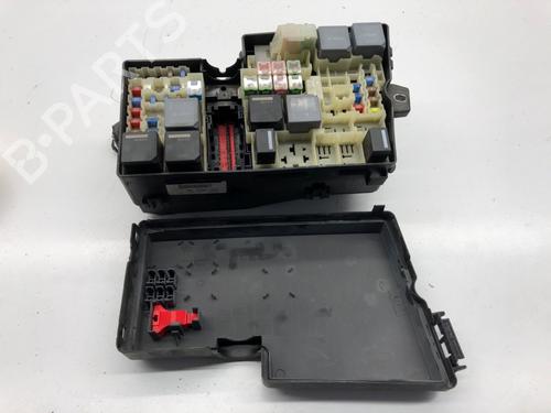 Used Fuse box Fuse box 39331643 39331643