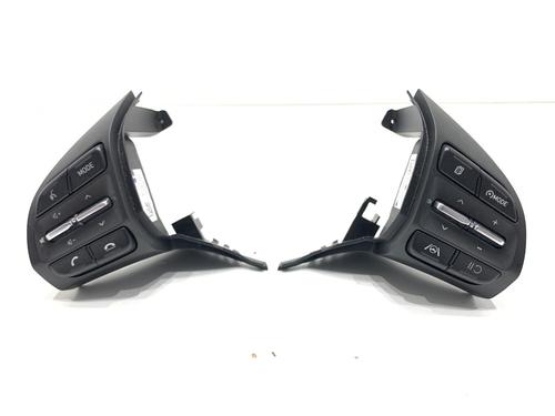 steering-wheel-controls-hyundai-i30-estate-pde-2017-39339244 main image