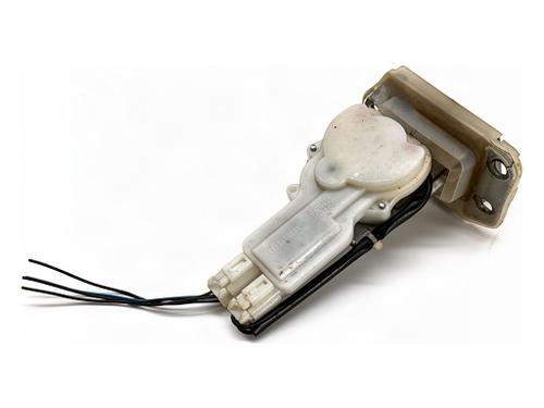 Used Tailgate lock Tailgate lock SUZUKI SWIFT III (MZ, EZ) 1.3 (RS413, ZC11S) (91 hp) 40521914 40521914