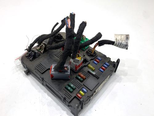 Used Fuse box Fuse box 39346379 39346379