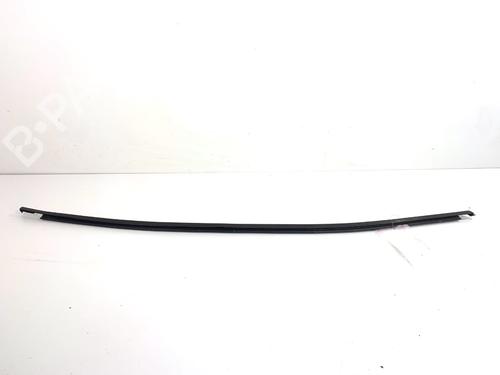 door-moulding-trim-skoda-octavia-iii-combi-5e5-5e6-2012-2013-2014-2015-2016-2017-2018-2019-2020-39300114 main image
