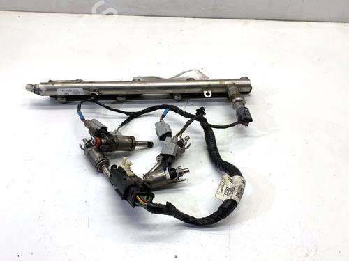 Used Injection rail Injection rail FORD ECOSPORT 2.0 Ti-VCT (166 hp) 39332480 39332480