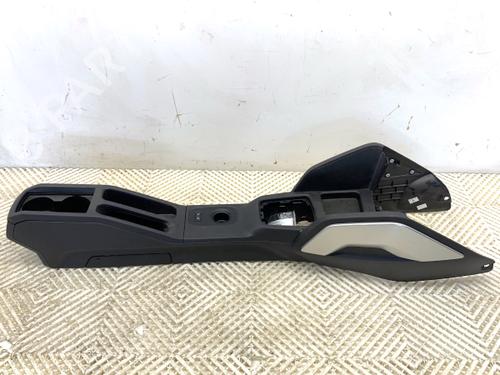 Used Middle console Middle console DACIA DUSTER (HM_) 1.6 SCe 115 (HMM1) (115 hp) 39338161 39338161
