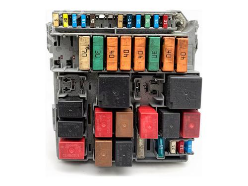 Used Fuse box Fuse box IVECO DAILY VI Platform/Chassis 33S16, 35S16, 35C16, 40C16, 42S16, 50C16 (156 hp) 40057077 40057077