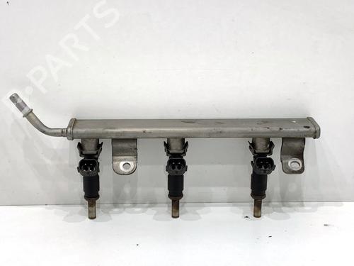 Used Injection rail Injection rail 39332448 39332448