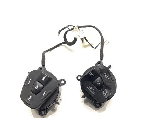 steering-wheel-controls-ford-fiesta-vi-cb1-ccn-2008-39337982 main image