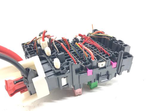Used Fuse box Fuse box 39273899 39273899
