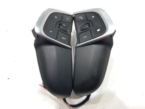 Used Steering wheel controls Steering wheel controls 39281897 39281897
