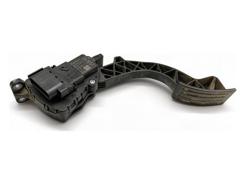 Used Pedal Pedal VOLVO V50 (545) 2.0 D (136 hp) 40489393 40489393