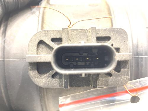 Mass air flow sensor IVECO DAILY VI Bus 50C18, 60C18 | BP39358285M95 - Image 3