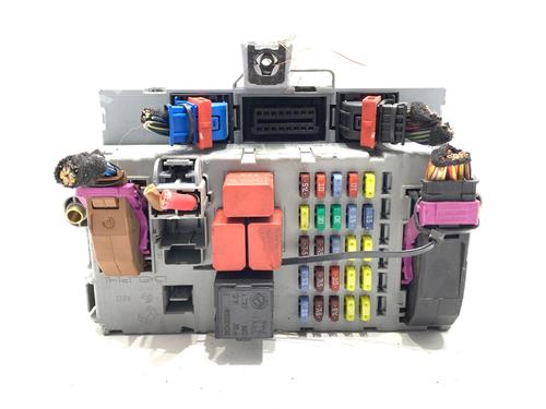 Used Fuse box Fuse box 39292216 39292216